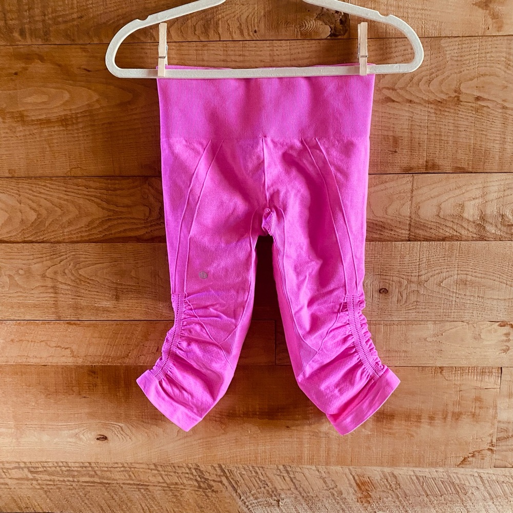 Lululemon athletica Women's In The Flow Cropped Leggings. Color: Pinkelicious/ 2